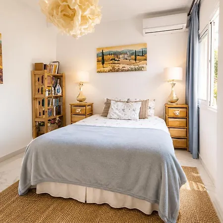 Sea Breeze 2br & Self Check In *