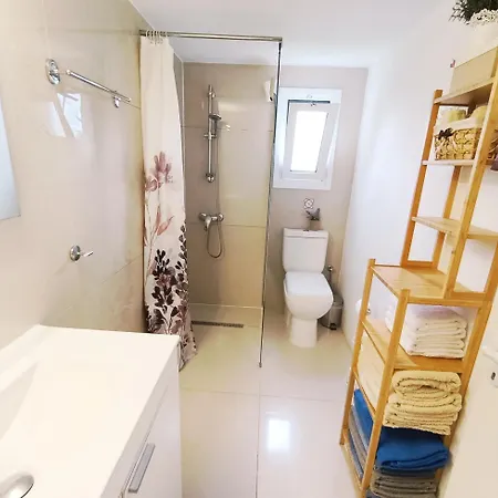 Апартаменты Sea Breeze 2br & Self Check In Пафос