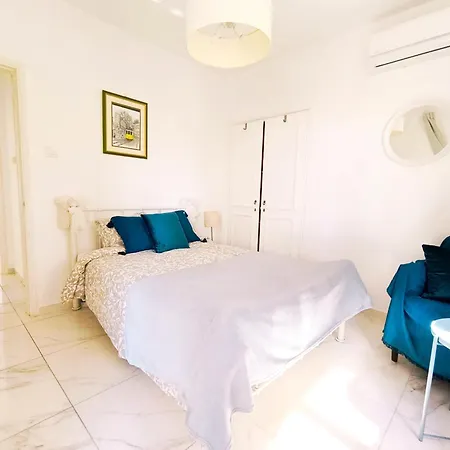 Апартаменты Sea Breeze 2br & Self Check In *